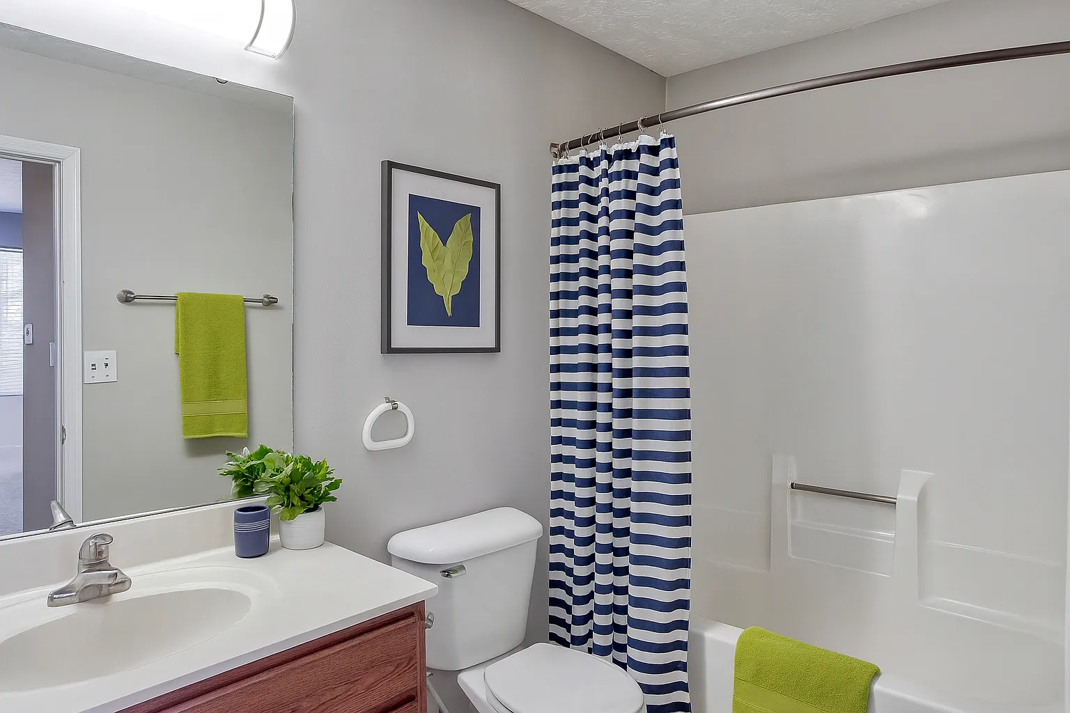 Franklin Park Apartments — Photo 4