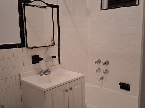 5th image of 333 E 58th St APT 1A