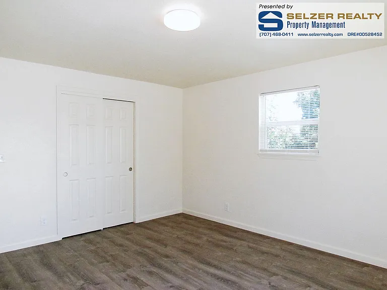 316 N Main St — Photo 6