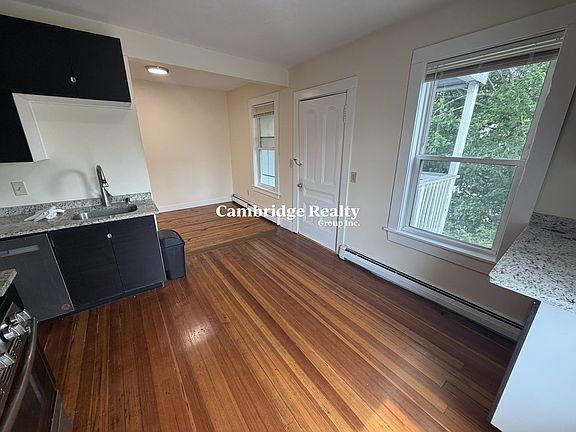 5th image of 66 Pleasant St #3T