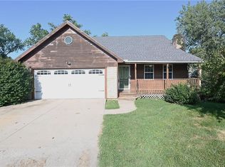 19 Baber Cir, Camden Point, MO 64018