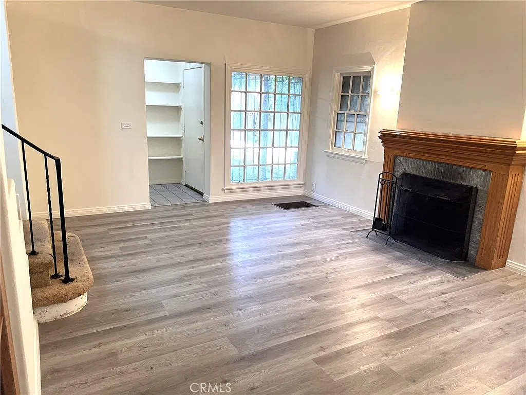2 bed, 1.5 bath, 1286 sqft, $3,395 — Photo 2