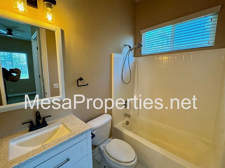28610 Strauss Ln — Photo 11