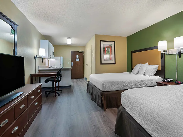 Studio Suite - 2 Full Beds