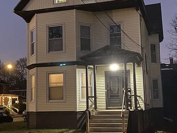 325 Woodford St, Portland, ME 04103