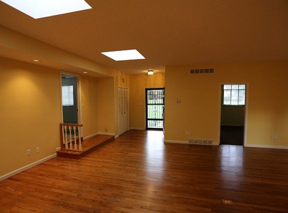 2nd image of 20 Villa Dr