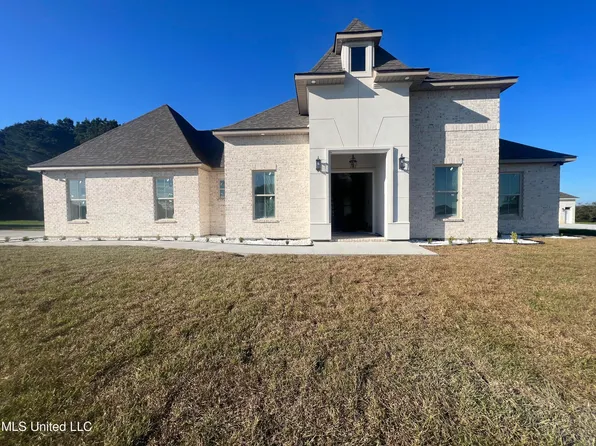 22 W Lookout Dr, Carriere, MS 39426