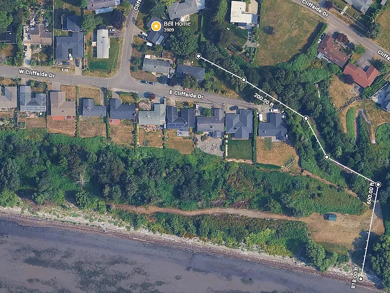 Short walk from yard to Bellingham Bay beach