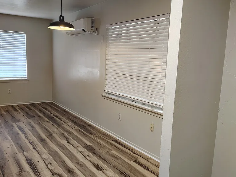 317 Byrne St — Photo 5