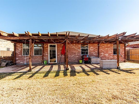 2nd image of 2608 Horizon Way