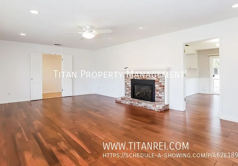 4662 Stirling St — Photo 4