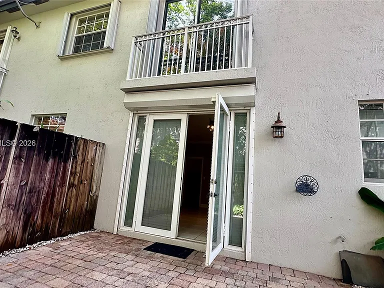 8102 SW 118th Pl #8102 — Photo 8