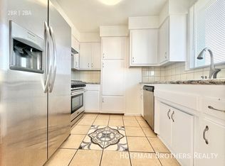 242 S Doheny Dr #401A, Beverly Hills, CA 90211