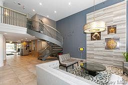 3rd image of 100 Cuttermill Rd APT 4V