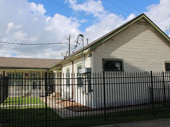 4th image of 6712 Fulton St