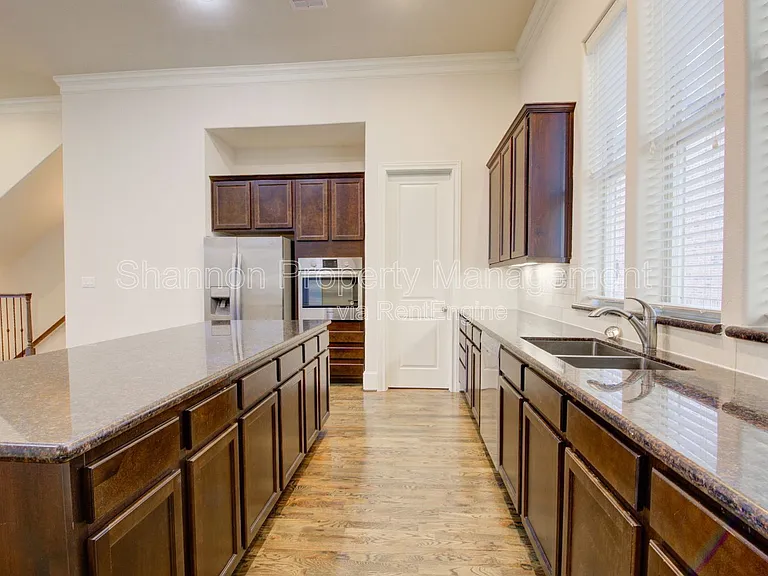 9627 Fannin Sta W — Photo 10