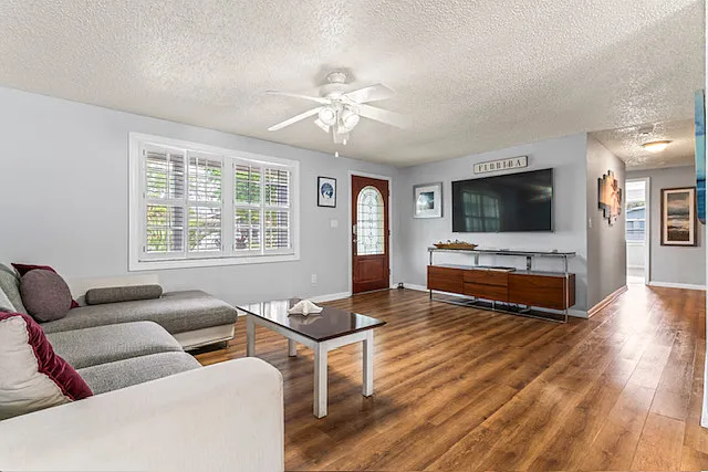 3640 W Anderson Ave — Photo 17