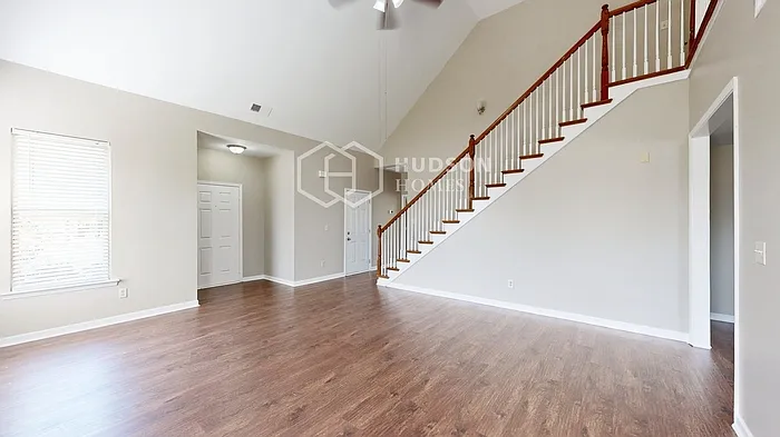 1008 Washington Ct — Photo 5