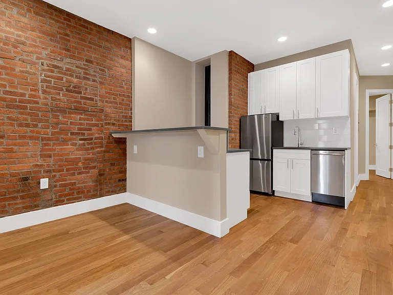 400 W 56th St #3B — Photo 4