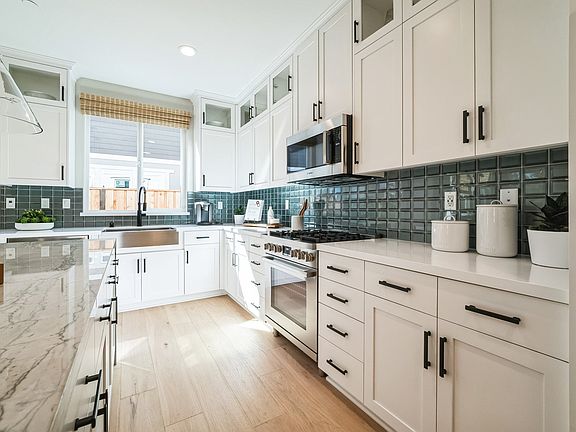 Residence 3 Kitchen