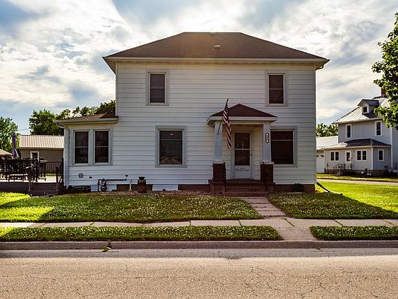 2nd image of 402 Buchanan St SW