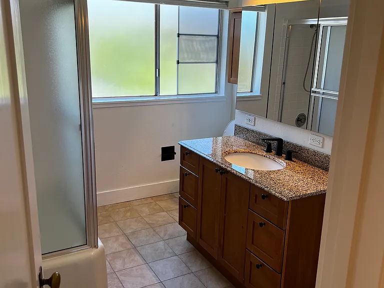 2521 Ashby Ave — Photo 6