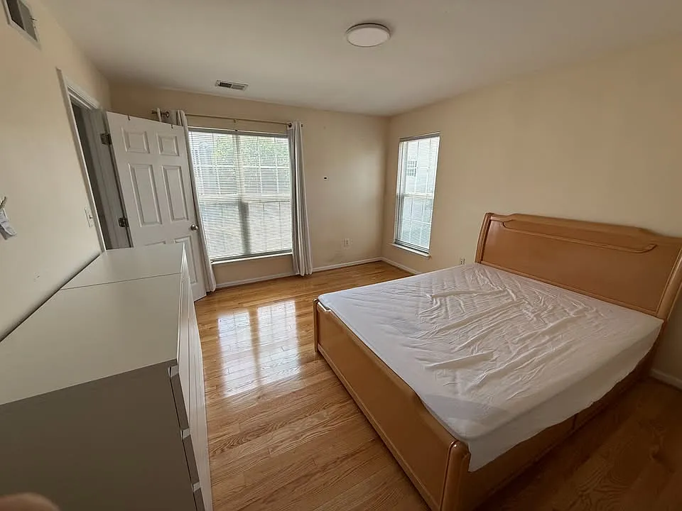 5812 Summers Grove Rd — Photo 3