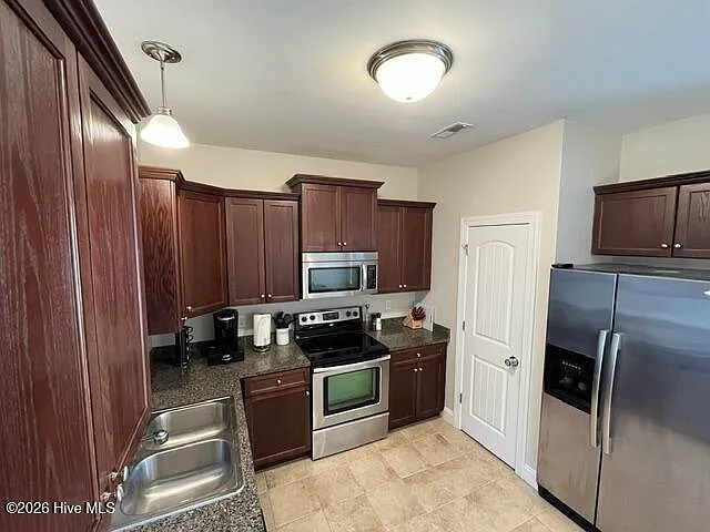2 bed, 2.5 bath, $1,375 — Photo 4