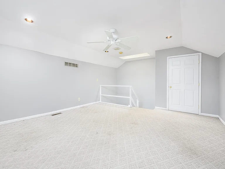 77 Bunker Hill Ct — Photo 14