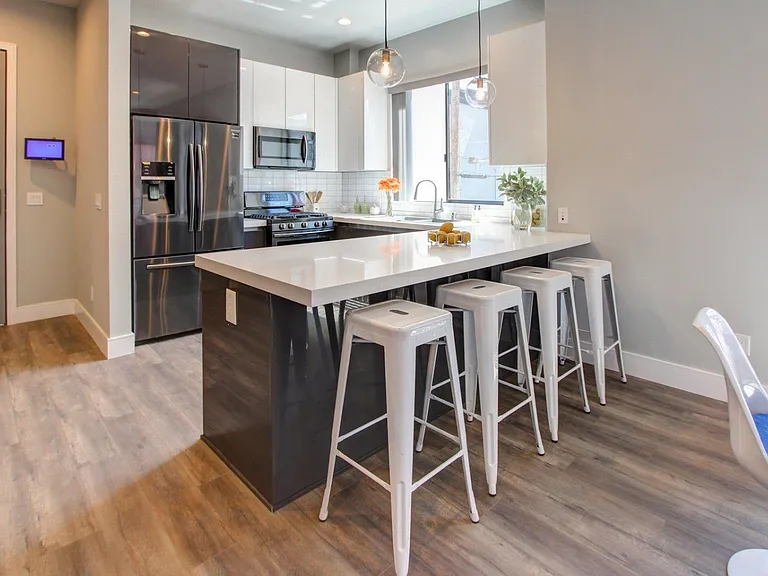 330 Salem St #304 — Photo 4