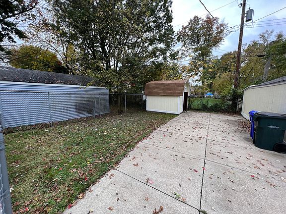 4th image of 1330 Curtis Ave