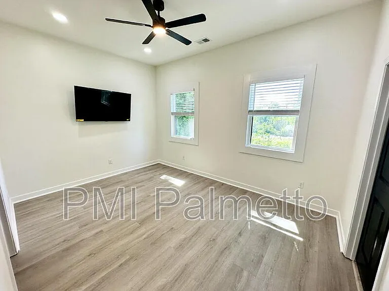 1121 Zeigler St #B — Photo 14