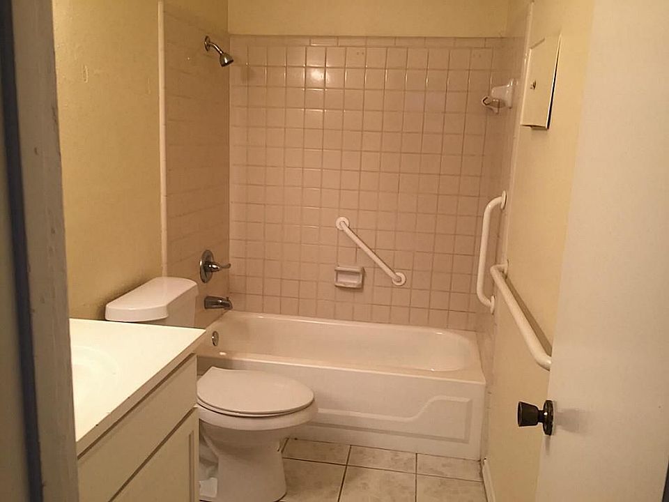 2nd image of 9700 Leawood Blvd APT 1107