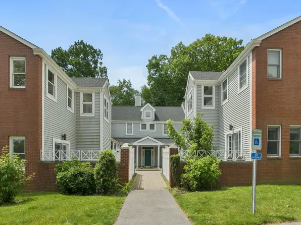 78 Pleasant St APT C, Norwood, MA 02062