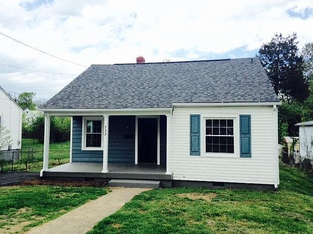 1st image of 733 Queen Ave NW