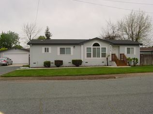 8936 Pine St, Thornton, CA 95686