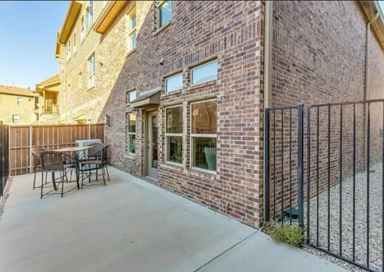 580 Hampshire Dr — Photo 23
