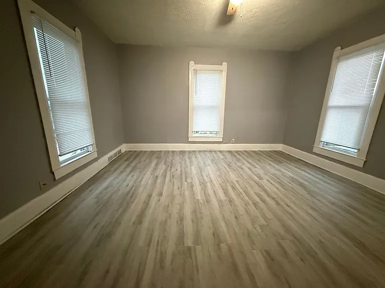 545 W State St #3 — Photo 6