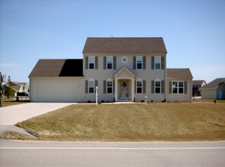 241 Dove Cir, West Bend, WI 53090