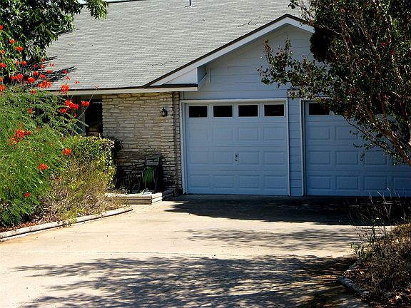3rd image of 504 Greenway Dr