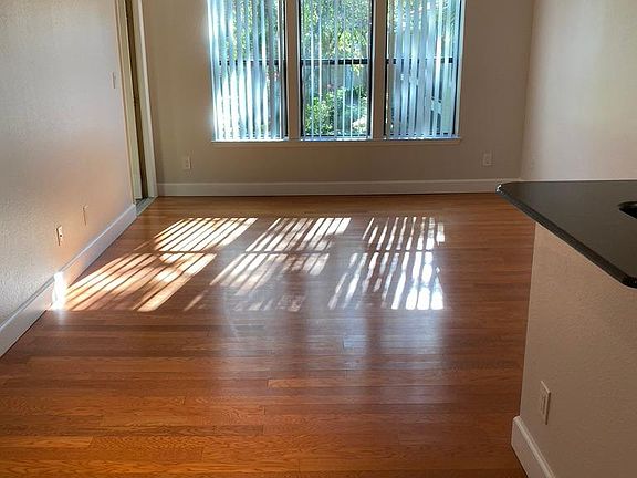 4th image of 4009 Crockers Lake Blvd #26