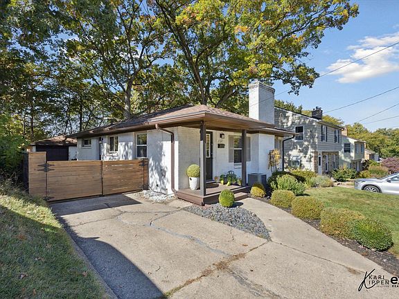 2nd image of 1341 Sylvan Ave SE