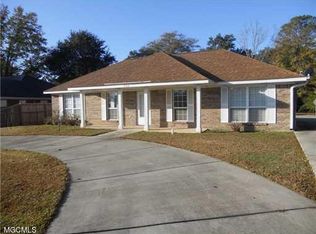 9752 Donchester Cir, Moss Point, MS 39562
