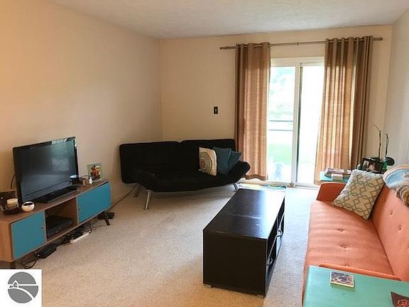 5th image of 2743 Green Meadows Dr