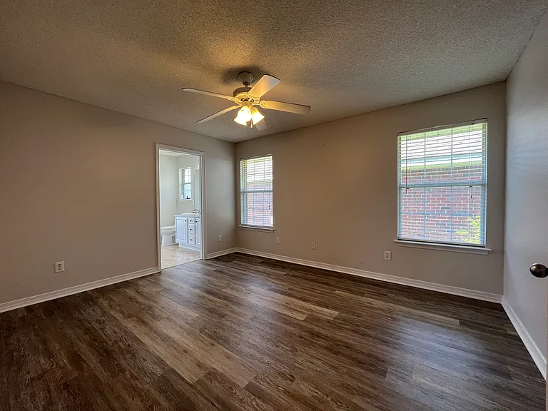 154 Cypress Ln — Photo 11