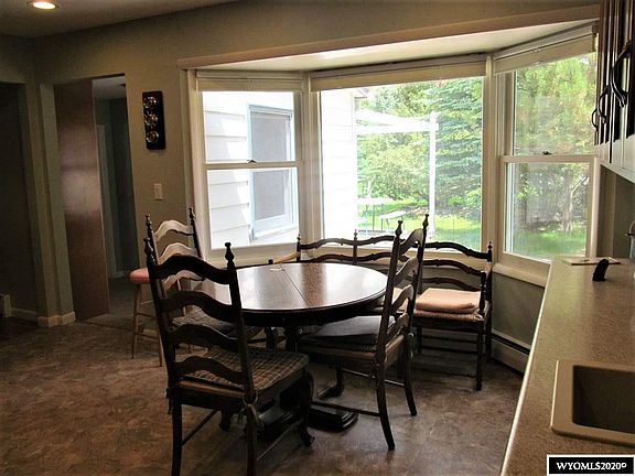 5th image of 232 Condit Ct