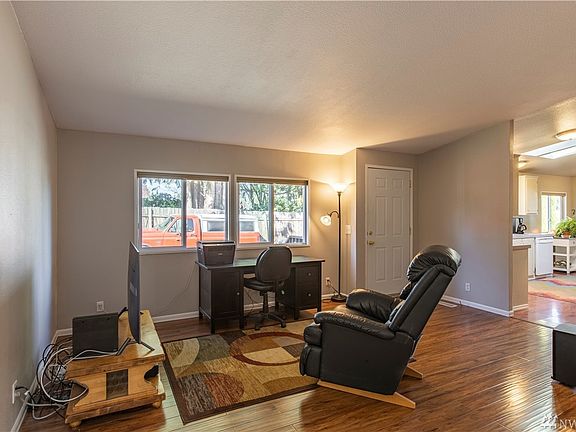 4th image of 16022 Broadway Ave