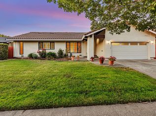 2213 Warwick Dr, Santa Rosa, CA 95405