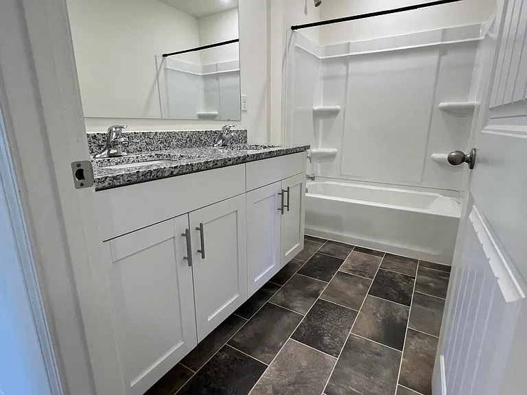 2427 Hyacinth Ln — Photo 9