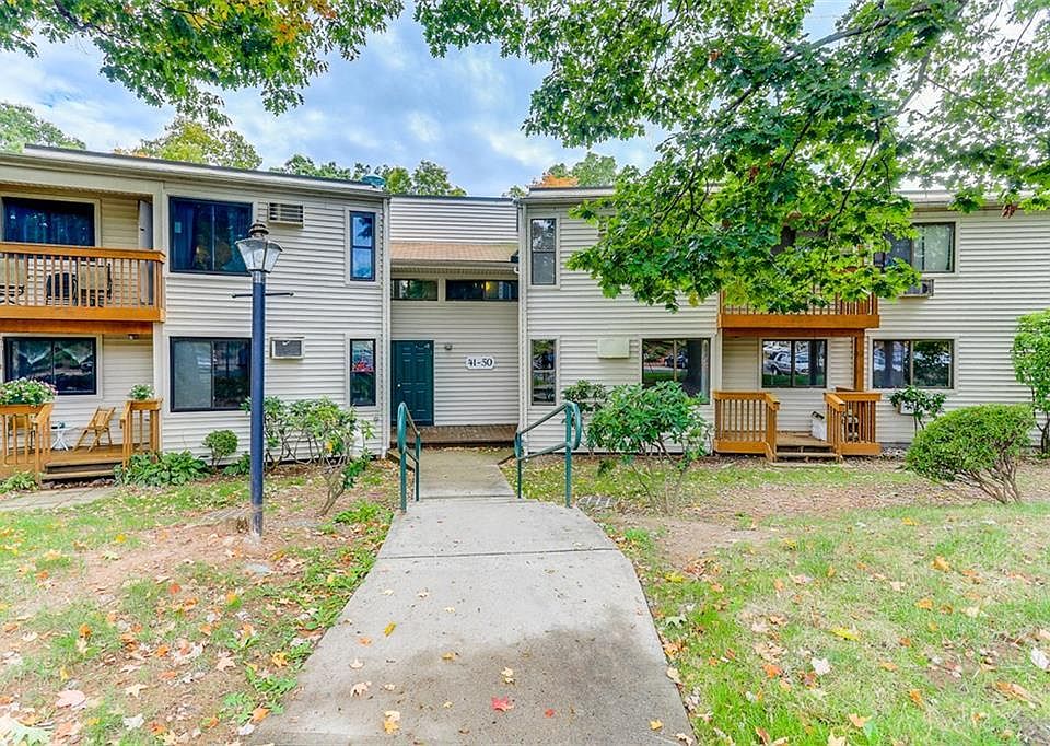 1st image of 44 Woodland Drive #44
